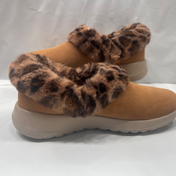 NEW Skechers On The Go Cozy Life Clog Slip On Comfort Indoor/Outdoor Slippers - Picture 6 of 9